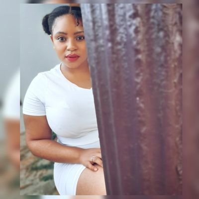 ❌No DMs.❌I'm not active on Facebook.
♌Born a Leo.
🐸Terrified by Frogs.
🔥Fire is my element I think.. or is it water? IDK.
I'm Christian.
A Swati humble girl.