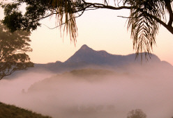 Romantic Northern NSW getaway for couples with spectacular views from Mt Warning to Springbrook rainforests, pool, wood fire, a/c, massage and Gourmet food.