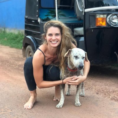 👩🏼‍⚕️💉 Vet and founder of @wecare_srilanka
🌴🐕 Saving the lives of street dogs on the south coast of Sri Lanka
✍🏼📖 Author of 'Janey The Vet'