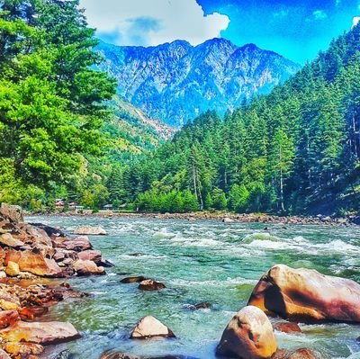 life_of_sobi's profile picture. 🇵🇰🇦🇪《¤ || Traveller ||Photographer📷 || Social writer✒ || Sketching || Urdu poetry|| Social welfare || Spread Smiles☺♡♡|| ¤》