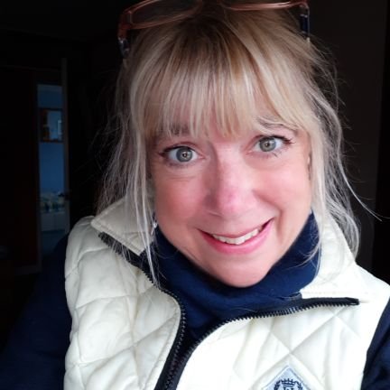 Lover of vintage, my country, armed forces, m'bikes.Just here to make you giggle...Ray of Sunshine