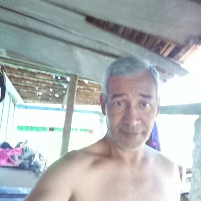 Meu nome é Márcio Ricardo dos Santos Dutra tenho 52 anos sou moreno cabelos grisalhos sou amigo dos amigos minha profissão atual é montador de móveis sou feliz
