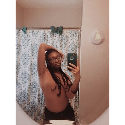 sweet lil baby in this world full of pain|18| Dominican