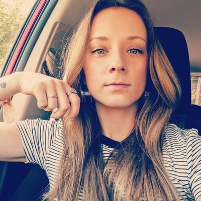 JordynCathleen's profile picture. I just want to talk about brains.