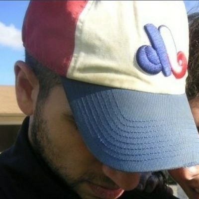 arielhelvvani's profile picture. 