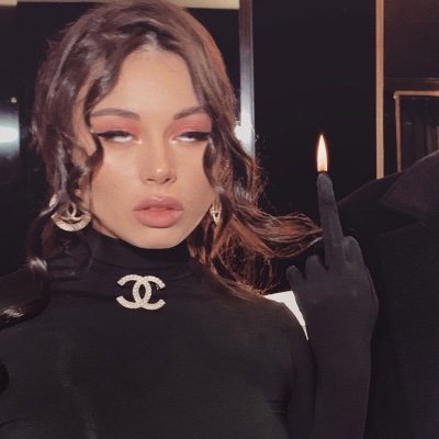 anya_anita198's profile picture.