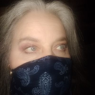 kg_franklin's profile picture. Artist, crafty, old Bohemian @ heart, save the bees crusader, BlessedBeesGallery. NO lists plez. Save US from👌Trump Russia GOP & ALL nasty Neo NazisNat'lRepub!