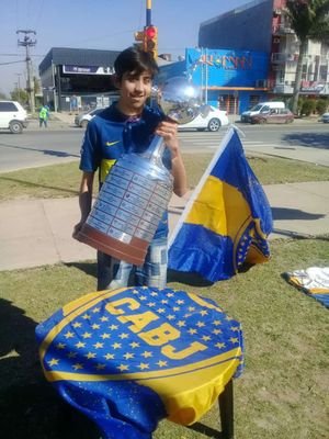 Hincha de CABJ👑 💙💛💙
SI SUEÑAS A GRANDE, NO TIENES NADA QUE PERDER🌈