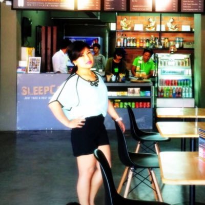 shristiale's profile picture. Writer, dreamer, fighter, achiever...