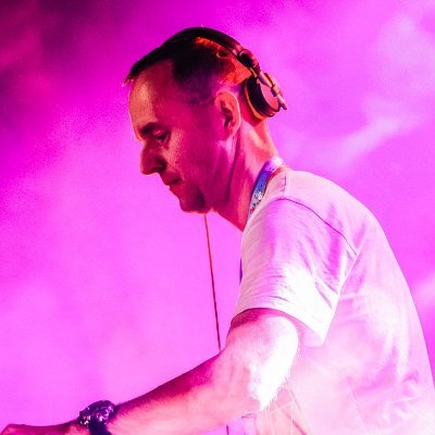 House DJ, mixing up great tunes, for great people, in great places.
Weekly #HouseMusic mix on @Beachgrooves #DeepHouse DJ Station
https://t.co/BUNY3f7dDe
