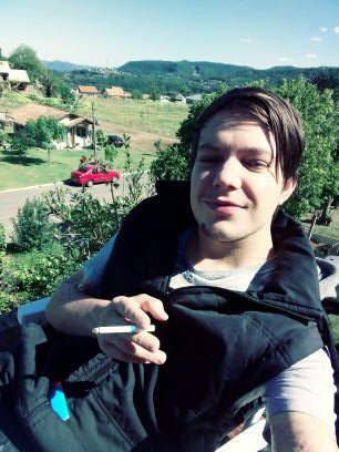 Readingtime10's profile picture. Hum..