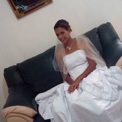 Confió plenamente en dios . Cristiana Evangélica encantada de servirle a Dios . Regalo de Dios mas que una Iglesia