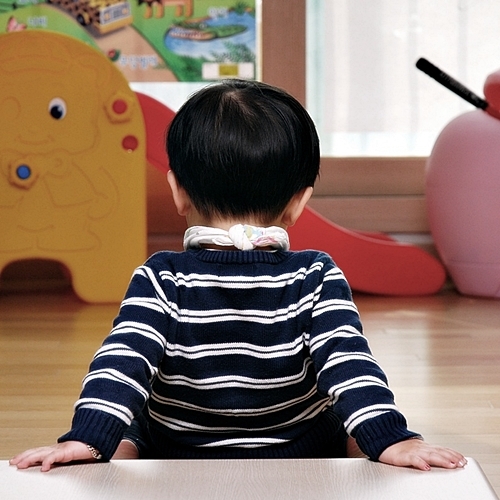 한참 말 많은 3살짜리 아들의 아빠. 어쩌다보니 육아가 취미. 전공은 미생물학.