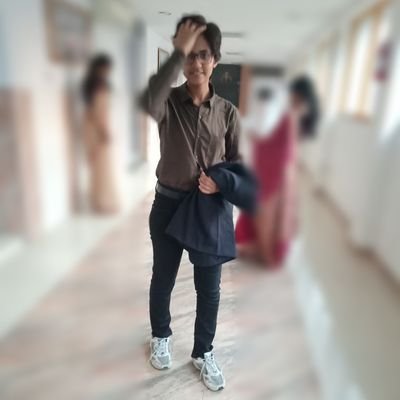 itsme_deeksha's profile picture. Poet at heart...  Patriot by Nature...