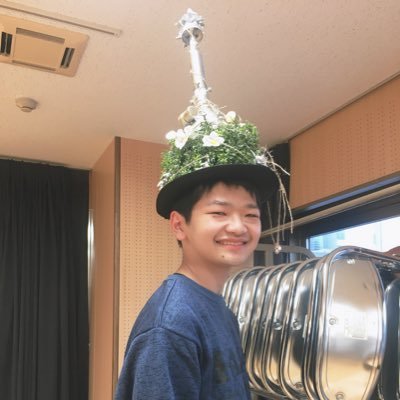 舞台俳優を目指しております😊 劇団 『焼おにぎり』 所属 BUMPとラーメンズをこよなく愛してます！！！ お笑い大好き 最近はプリン🍮とお米🍚にハマってます！ よろしくお願いします🤲