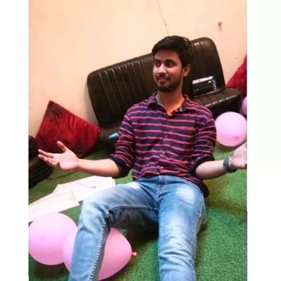 tussharsays's profile picture. 