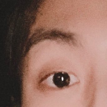 Jungkook’s right eyebrow loves u 💘