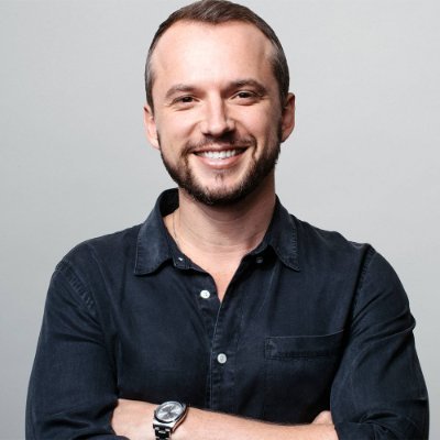 Chief Commercial & Development Officer @ The Athletic, former NYT Head of Ads. Manchester United owns my weekends. Love making stuff.