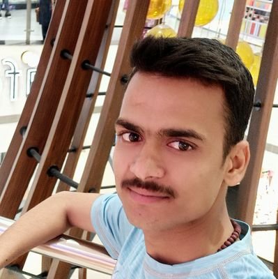 अभी-अभी एहसास हुआ है जीवन जीवन बोता है खुद को शुन्य बनाना कितना विराट होता है