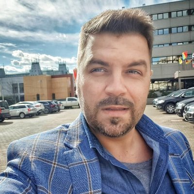 lucian_matu's profile picture. Family (& 📷) First.