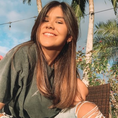 carolinasguzman's profile picture. 