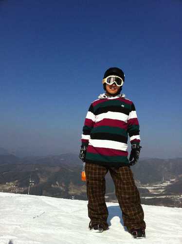 보드를 좋아하고사진과 여행을 좋아하는 신체 건강한 대한민국 남자입니다