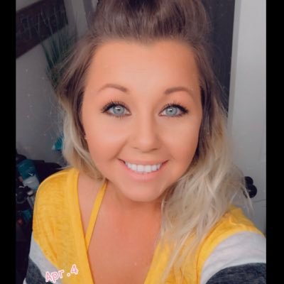 kayla_funsize's profile picture. F.L.O.R.I.D.A 🌴🐠☀️ #DogMom🐾 #LicensedToCreate💇‍♀️