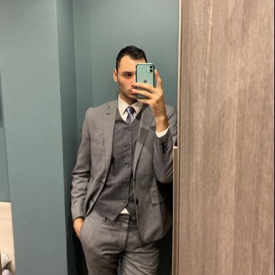 Alexmomby99's profile picture. 