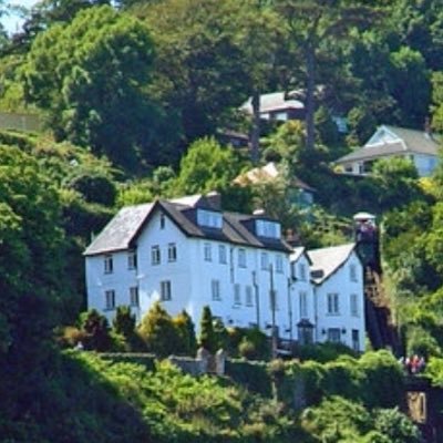 Directly on the SouthWestCoastPath Devon. All rooms have sea views🌊Family rooms👨‍👩‍👧‍👦Dog friendly🐶B&B🛌Self Catering🏡Walkings groups🏃‍♂️Bike storage!