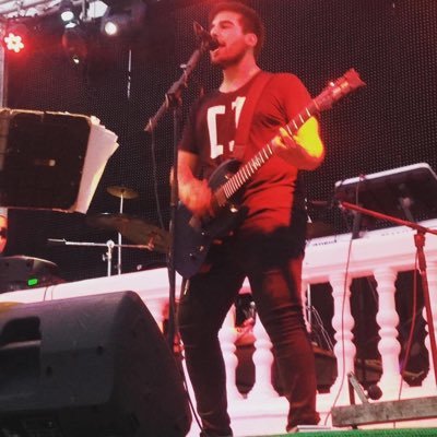JoshFdezC's profile picture. @Impasoficial .26. [Andorra].Guitarrista. Quien no sabe bailar dice que la música no sirve para nada. MADRIDISTA. Easy Trick.