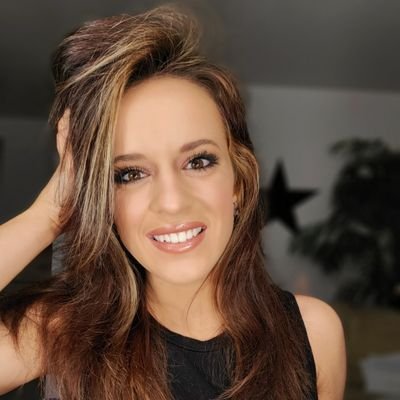 emilyjo____'s profile picture. 🖤sometimes what you're most afraid of doing is the very thing that will set you free🖤