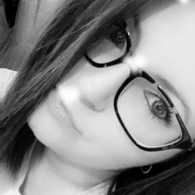 I am a Southern girl from Florida, I love country music, concerts, dancing, singing, and my kids! Want to know more? Just ask!
