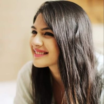 قوية ک الحرب .. ناعمة گ السلام  ⁦🕊️⁩
رقيقة گ عصفور  ؛ وشرسة  گ النمور ⁦❤️⁩
