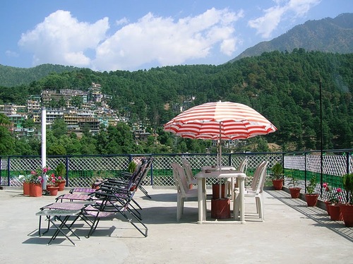 Pink House is one of best hotels in Mcleodganj. It’s a budget hotel run by a warm and hospitable family.
