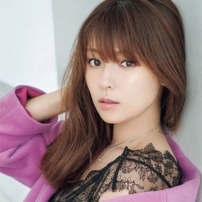 黒ナマズ En Twitter こんな可愛い深キョン があんな不細工な子持ちの食いだおれ人形の出来そこないな男と結婚なんかするはずがないですよ 信じましょう 深キョンが目を覚ますことを