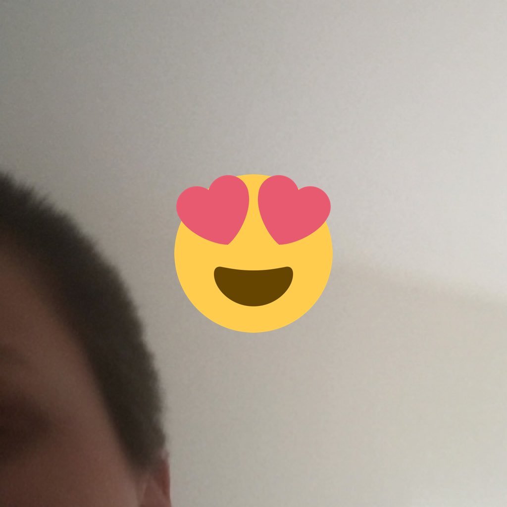 sketchb35393450's profile picture. Playing my phone