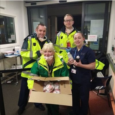 Help us #FeedTheFrontline. Donate via the GoFundMe link - https://t.co/IfAzGFF2NX and we’ll use the money to send meals from local restaurants to NHS staff.