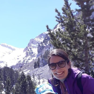 De Huesca, viviendo en Zaragoza, pediatra en un pueblo de Teruel...
No todo lo que es oro brilla...
*Frikípata