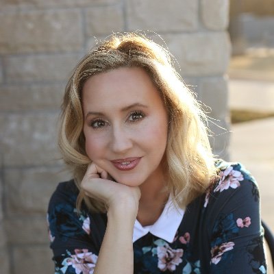 (she/her) Wife,Mom,yoga teacher, Senior literary agent http:/metamorphosisliteraryagency.com @metamorphlitag #amwriting 🏳️🌈#WritingCommunity @9princess4life