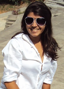Muiiitos me seguem mais só DEUS me acompanha :) 
beijos,blues,poesias ! :*