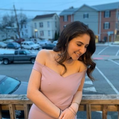 juliebrownstone's profile picture. bisous