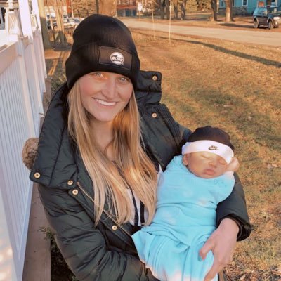 hannahsterlin10's profile picture. 