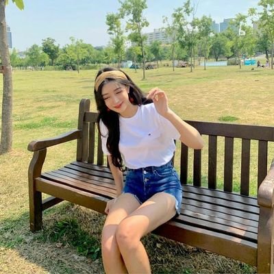 xeeeeeeey's profile picture. gOrllls