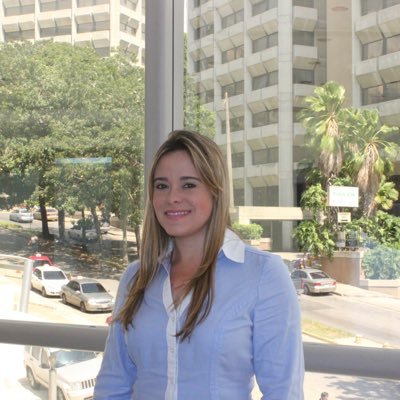 Abogado. Especialista en Derecho Corporativo. Miembro de la Firma Internacional de Abogados Clyde & Co.