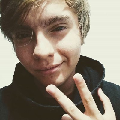 BrandonCejaCruz's profile picture. Computer Engineer 🚀 | A bit of Hacker 🎩 | Russian learner 🇷🇺