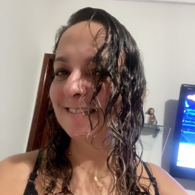Formada em Educação Física e Biomedicina!!!