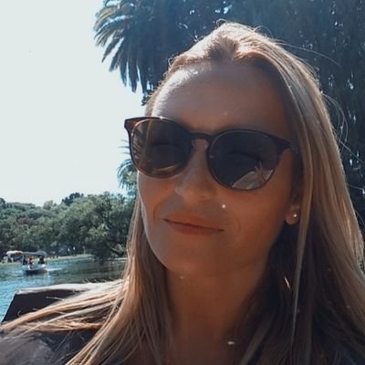 LauritaBozzo's profile picture. Genteeee no soy la conductora Peruana!