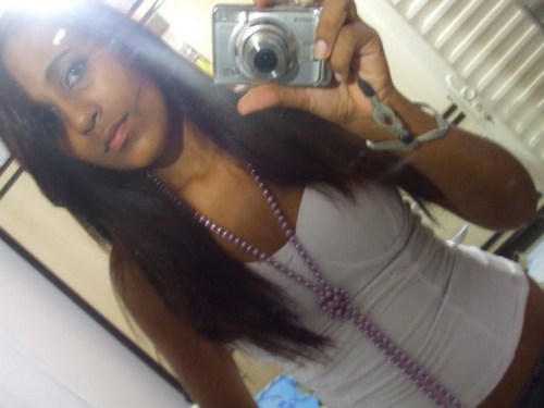 oiiie prazer Larissa Rocha
ker me conhecer melhor add aew 
http://t.co/qOi0CvWLL5