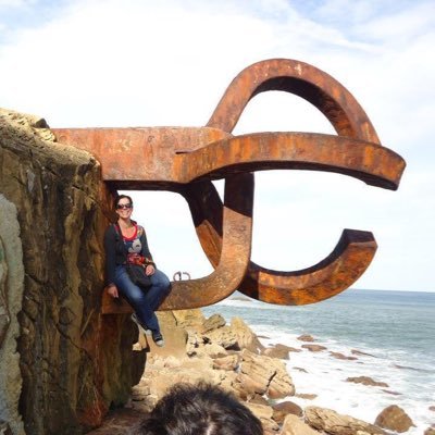 Natnunezm's profile picture. Venezolana de pura cepa; hija de mis padres; inconforme y amante de mi patria herida!Y no soy familia de Maduro!!!!