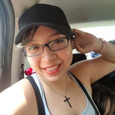 DaEsqueli's profile picture. 🇲🇽 
👷🏻‍♀️ 🏀 ⛹🏻‍♀️  🏊🏽‍♀️ 💅🏼